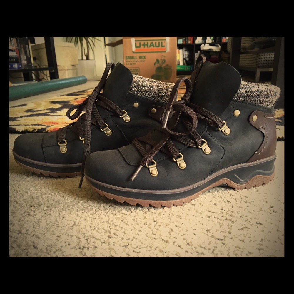 Merell Hiking Boots Size 8